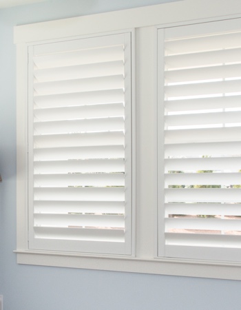 Hidden tilt rod shutters closed. Polywood shutters with hidden tilt rods in Phoenix
